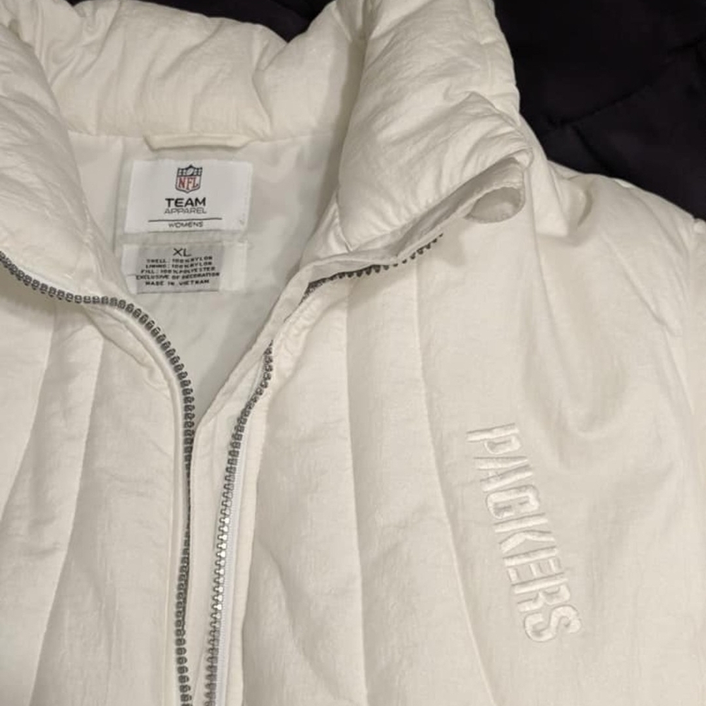 Women's White NFL PACKER Puffer Jacket